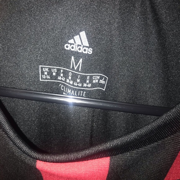 Black and red Adidas shirt, Sz: M - Picture 5 of 5